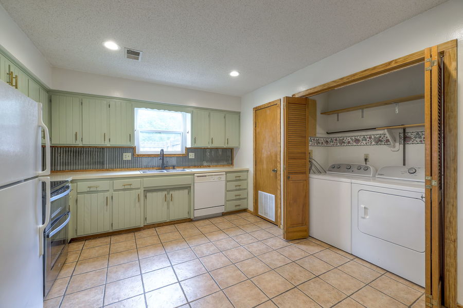 12-web-or-mls-Turner - 709 Walnut St, Greenwood, MO 12