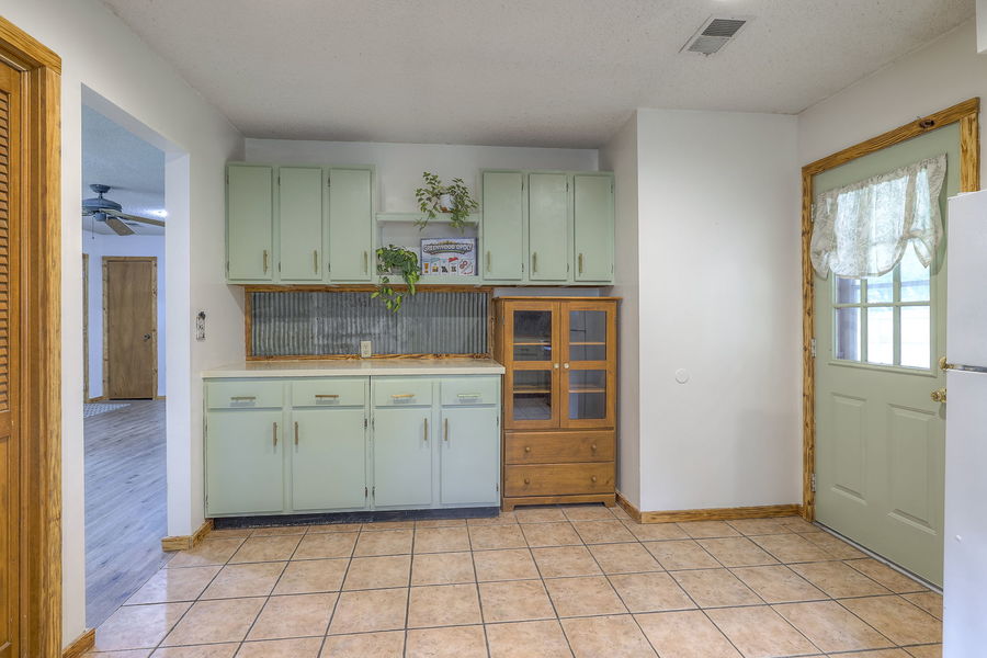 13-web-or-mls-Turner - 709 Walnut St, Greenwood, MO 13