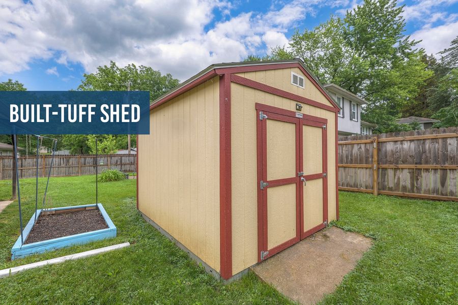 709-Walnut-Street-Greenwood-MO-8