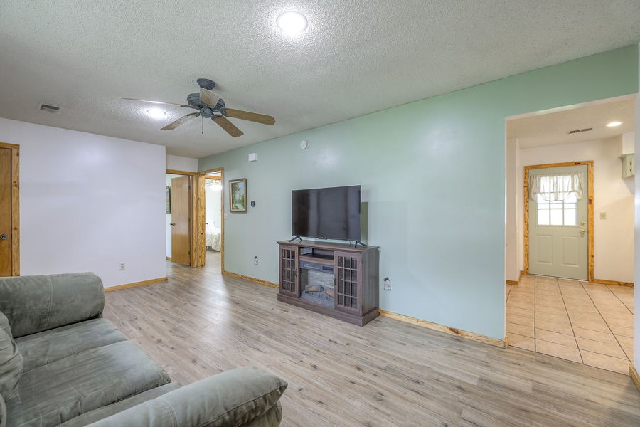 9-web-or-mls-Turner - 709 Walnut St, Greenwood, MO 09