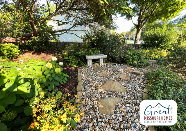winterset-park-lees-summit-butterfly-garden-1-bench-2-great-missouri-homes-reece-nichols-merla-turner