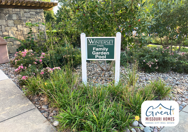 winterset-park-lees-summit-family-garden-pool-great-missouri-homes-reece-nichols-merla-turner