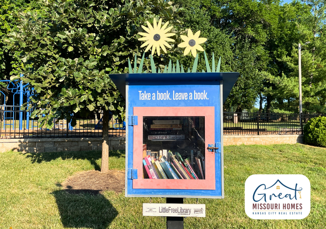 winterset-park-lees-summit-playground-little-library-clubhouse-seating-great-missouri-homes-reece-nichols-merla-turner