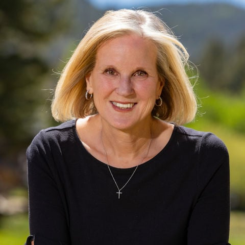 Linda Calhoun