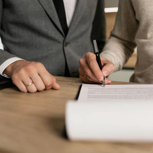 Why It's Important To Work With A Realtor