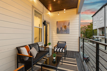 2001 Convent Pl #6 TWILIGHTS-9