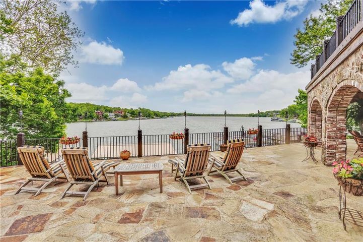 Waterfront living pic