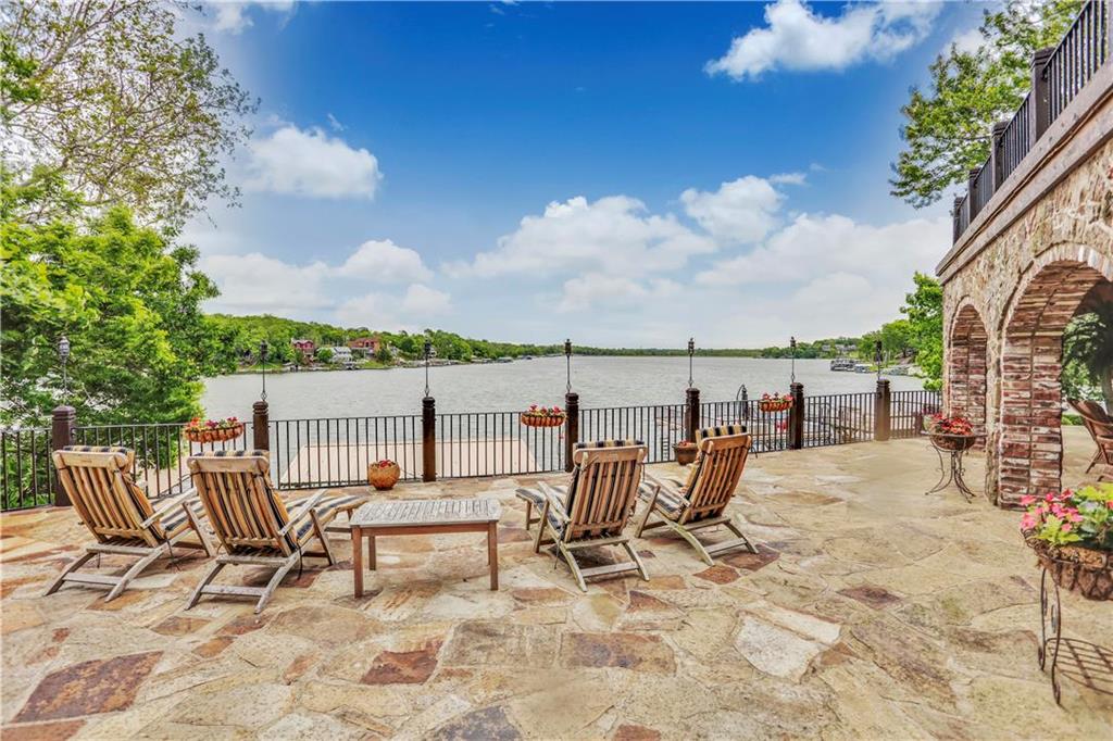 Waterfront living pic