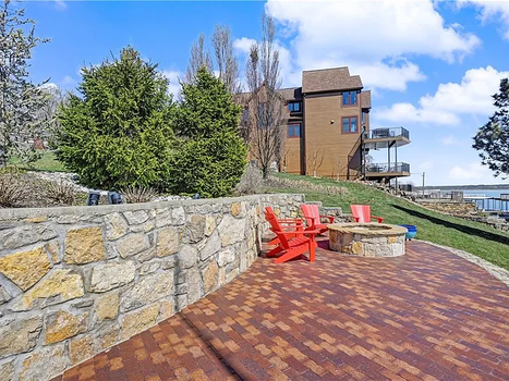 a9e1238d9534bcae10769df92cf7af1c-cc_ft_768