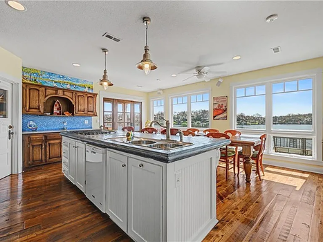 fe38318b6b23d5a439ec450b25712f11-cc_ft_768