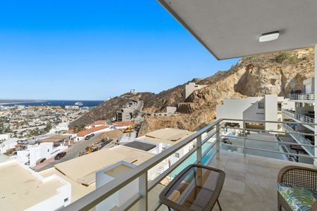 69642571-f086-4861-bff3-316b264eec24