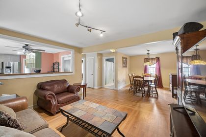 72-Mayfield-St-Seekonk-MA-Den-Dining