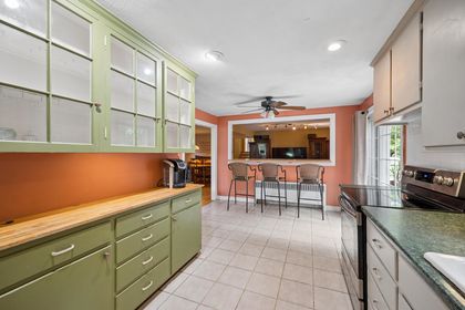 72-Mayfield-St-Seekonk-MA-Kitchen-4