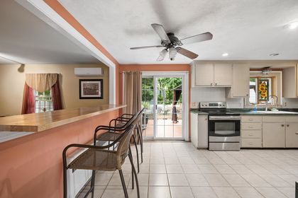 72-Mayfield-St-Seekonk-MA-Kitchen