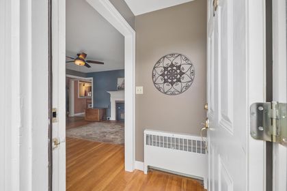 72-Mayfield-St-Seekonk-MA-entry