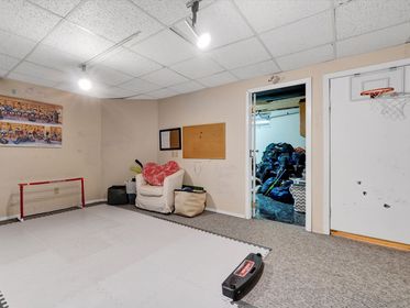 Copy of 040-Recreational Room