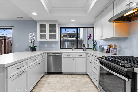 2c4f4efc985e81d2b32e7068206e8bfb-uncropped_scaled_within_1536_1152