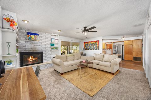 08-Illuminate Photography - 10 Grey Way - 14