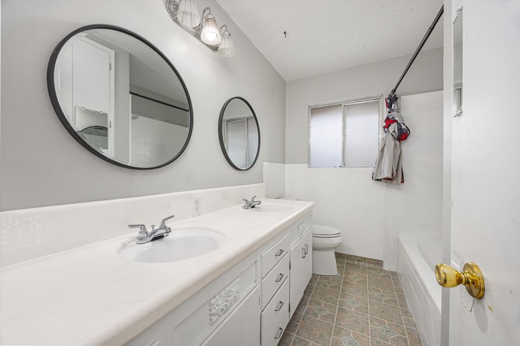 21-Illuminate Photography - 10 Grey Way - 3