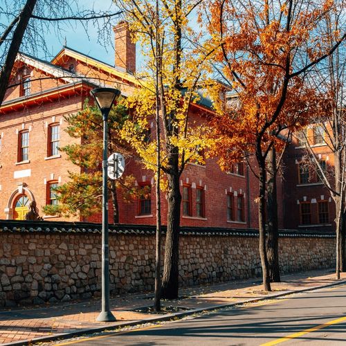 Living in Old Town Tustin: Charm, Value & Walkability