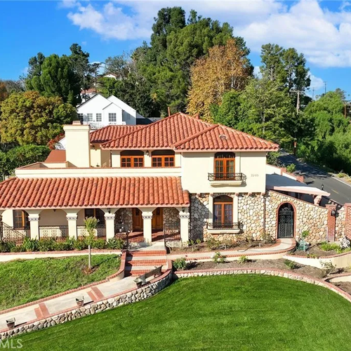 Casa de Griffin – A Spanish Revival Retreat in Lemon Heights