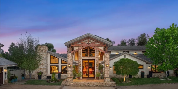 Exclusive Lakeside Estate in Orange Park Acres – …