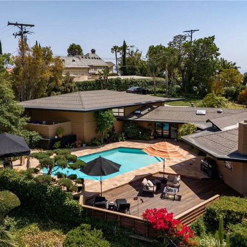 Rare Midcentury Modern Architectural Masterpiece with Panoramic Views