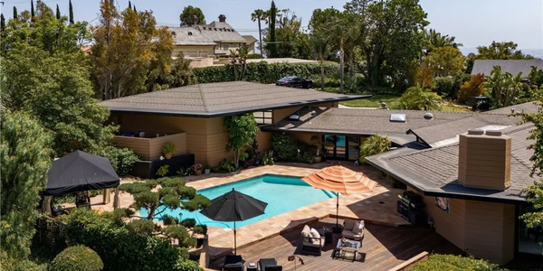 Rare Midcentury Modern Architectural Masterpiece with Panoramic Views