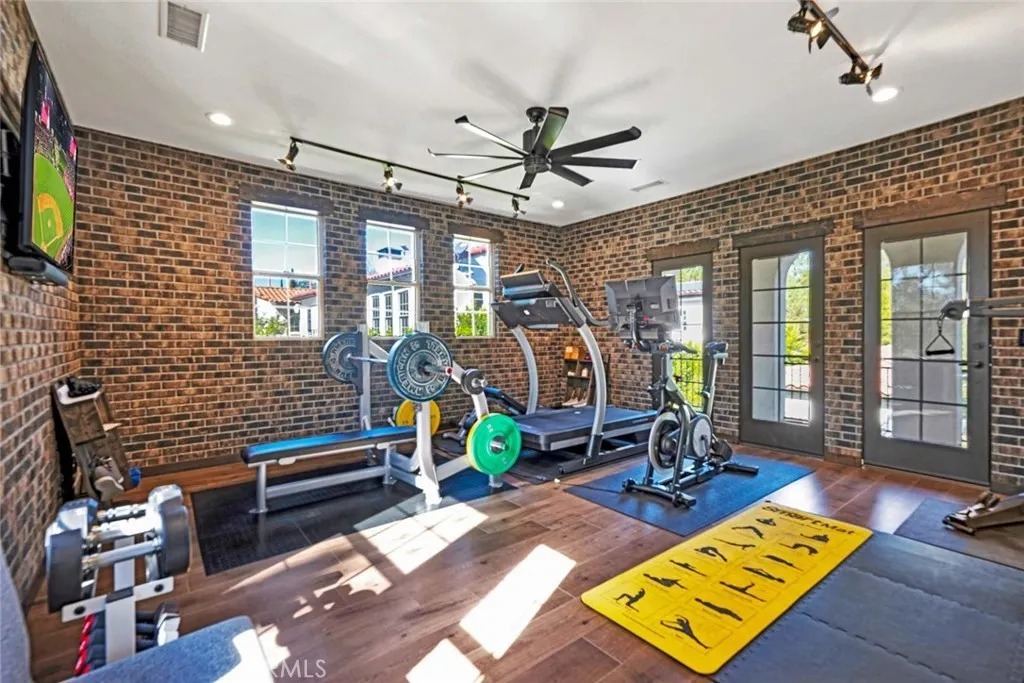 586ce13149d90409bb1cac3cfa6dee27l-m4034550160rd-w1280_h960