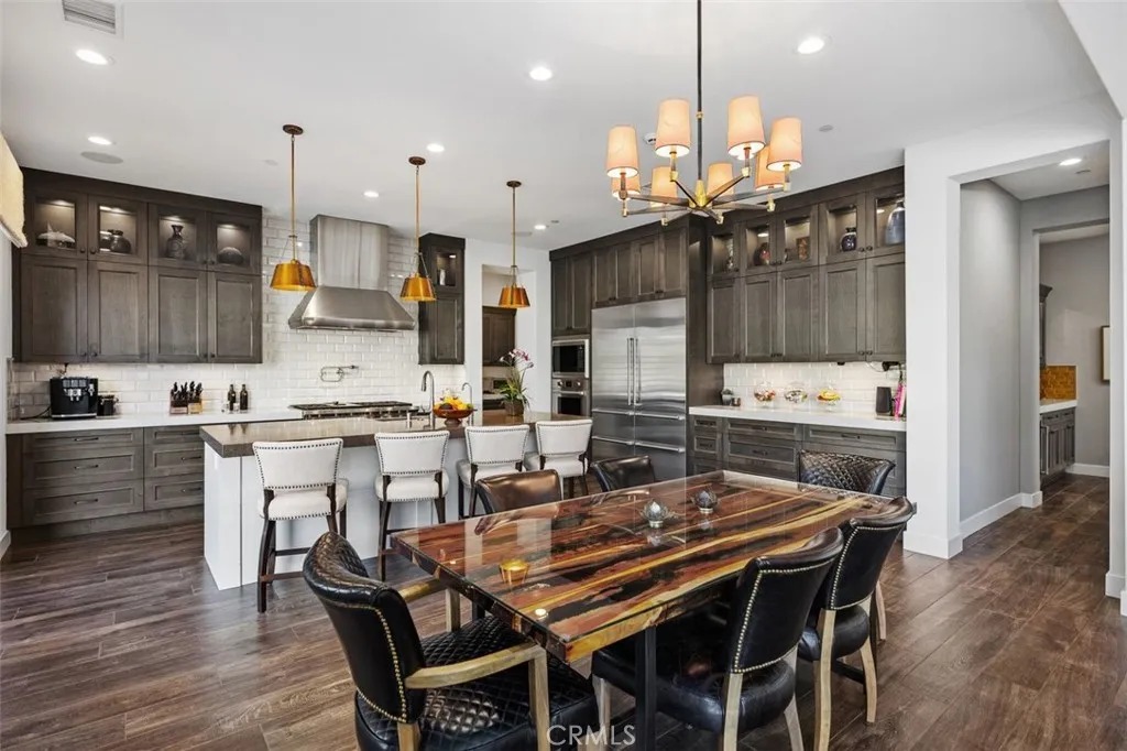 e4710fc38d006592623450add3edef55l-b1808060234rd-w1280_h960