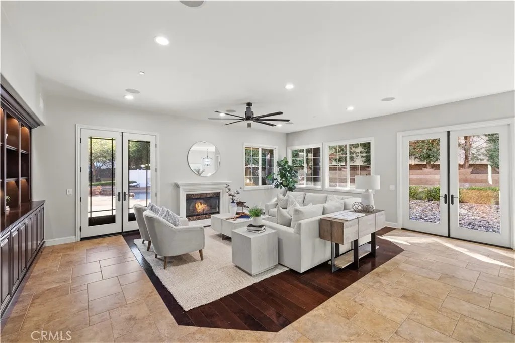 c464e89047f3664f85c7f3baa494e49el-b561742447rd-w1280_h960