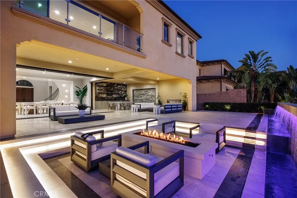 8ad87a4f599d6453ffa67f3d2fb9a6b4l-m3054019207rd-w2048_h1536