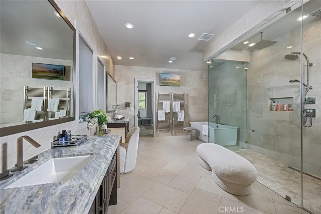 8ad87a4f599d6453ffa67f3d2fb9a6b4l-m623346172rd-w2048_h1536