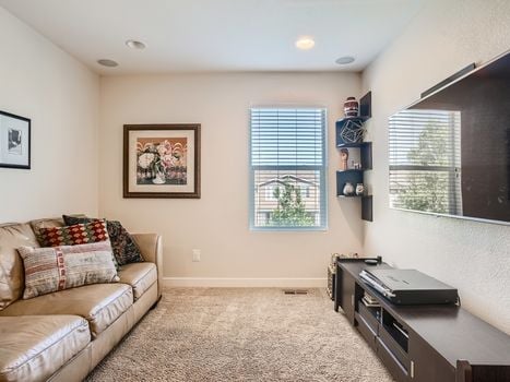 33 2nd Floor Landing