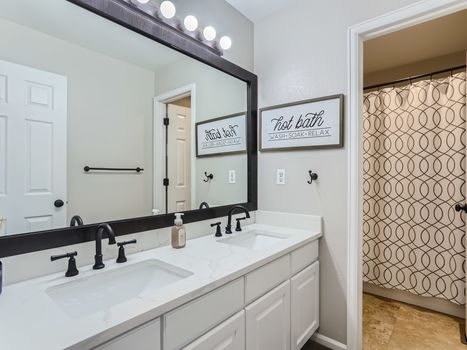 41 2nd Floor Bathroom