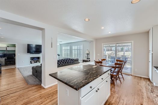 10009 Blackbird Cir &#8211; Web Quality &#8211; 010 &#8211; 16 Kitchen