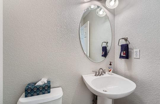 10009 Blackbird Cir &#8211; Web Quality &#8211; 015 &#8211; 23 Powder Room