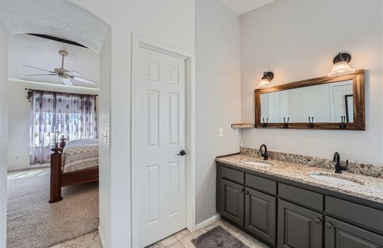 10009 Blackbird Cir &#8211; Web Quality &#8211; 019 &#8211; 28 2nd Floor Primary Bathroom