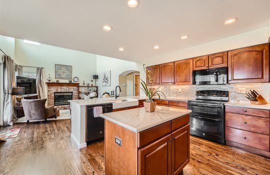 2845 Spring Hill Peak &#8211; Web Quality &#8211; 008 &#8211; 12 Kitchen