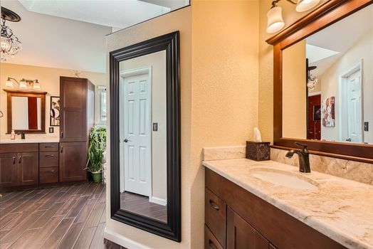 2845 Spring Hill Peak – Web Quality – 015 – 22 2nd Floor Primary Bathroom