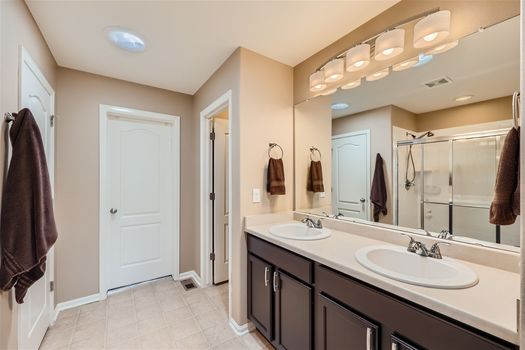 1140 Raindrop Way &#8211; Web Quality &#8211; 016 &#8211; 18 2nd Floor Primary Bathroom