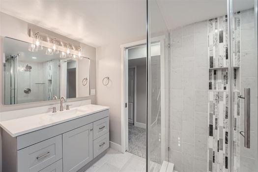 1575 S Cape St &#8211; Web Quality &#8211; 026 &#8211; 22 Lower Level Bathroom