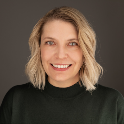 Nicole Peters Headshot