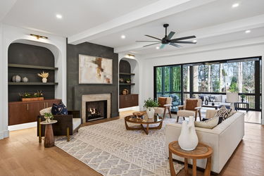 2-2617 Winding Ln NE-2