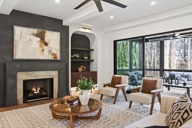 3-2617 Winding Ln NE-3