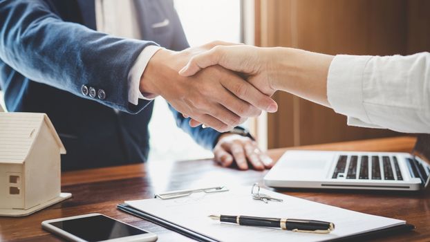 Expert Negotiation