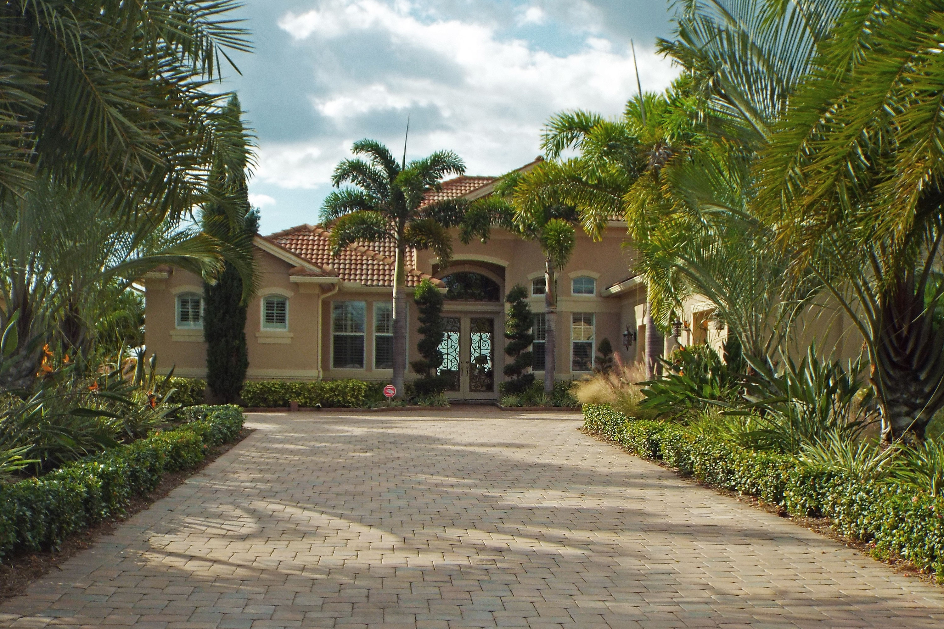 Mansion in Riverwood Golf and Country Club