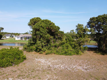 Waterfront lot in Rotonda West