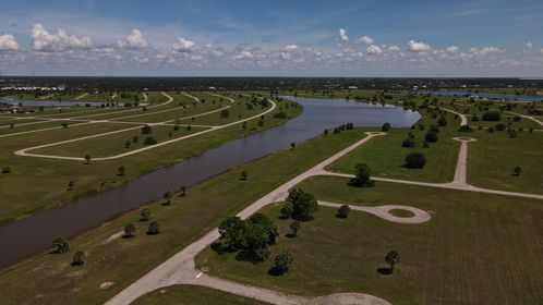 Lakefront lots in Rotonda Meadows