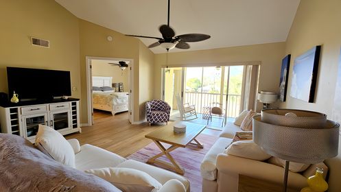 Living to Master and Lanai2